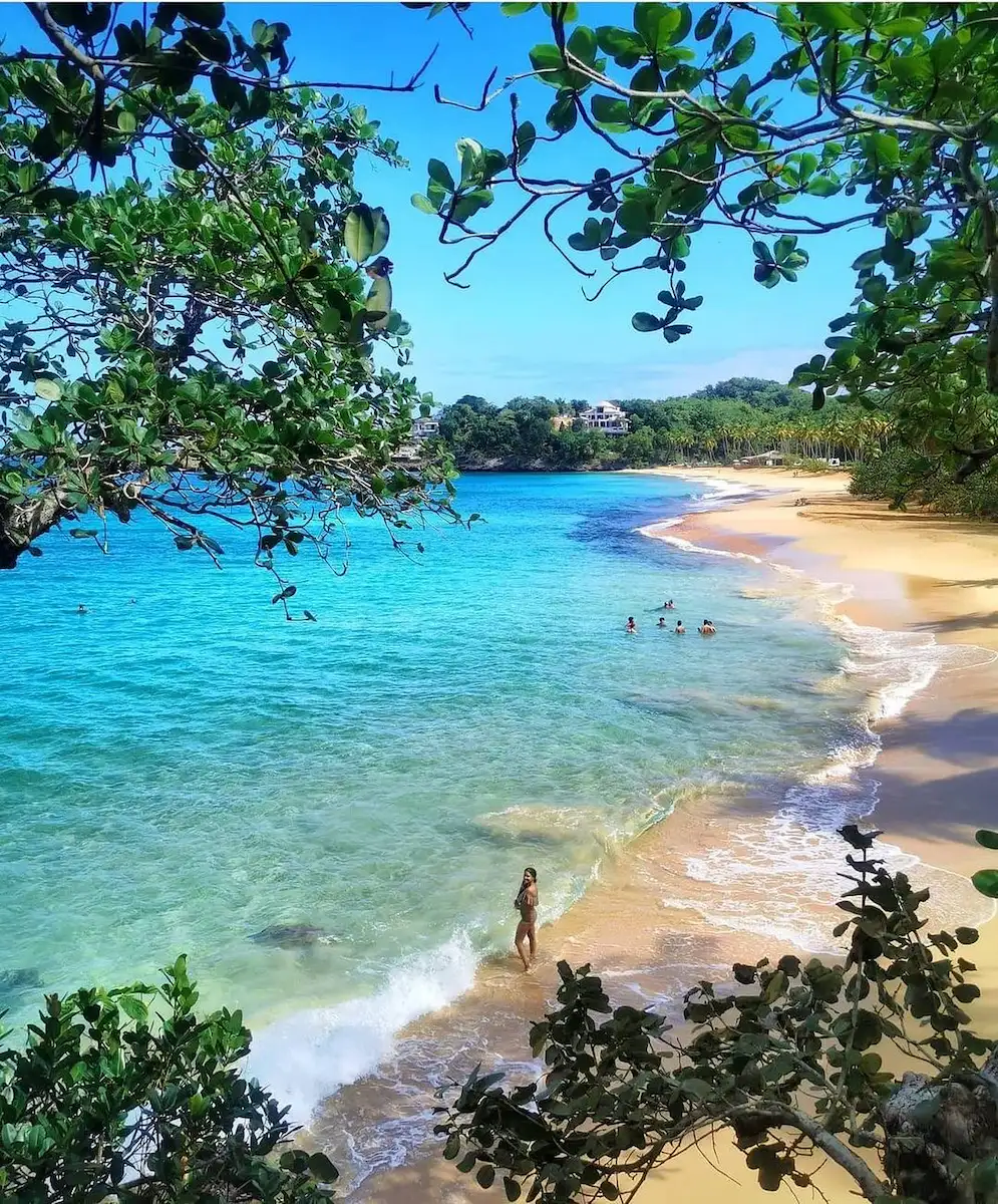 Excursão 05 - Samana, Cayo Levantado, Playa Moron com almoço de lagosta (Vicente) – Bayahibe - 1-optimised